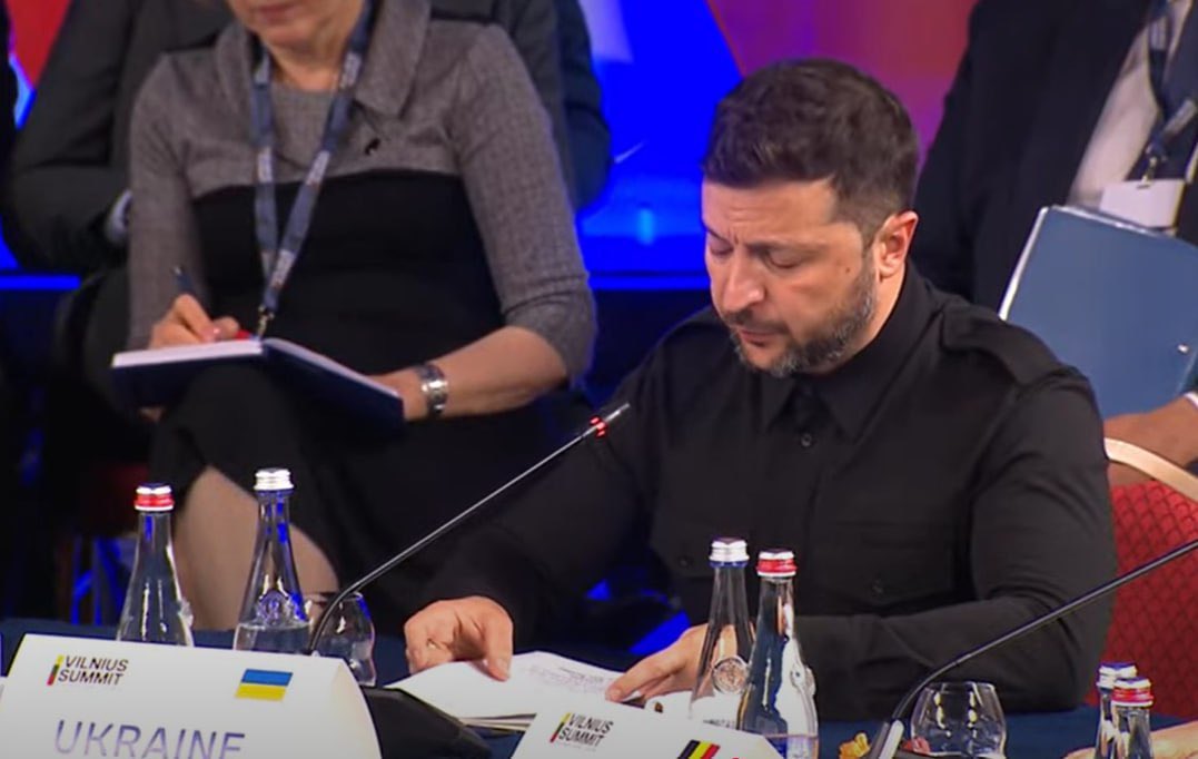 Zelensky says destroying Russian aircraft will force negotiations