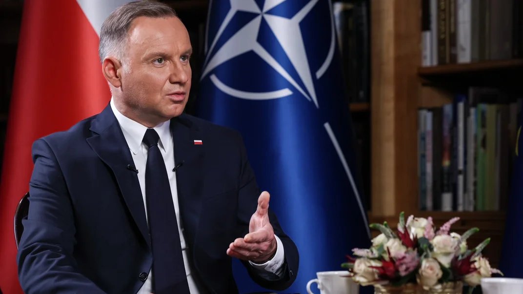 Ukraine Asks Poland for South Korean Weapons, Duda Refuses
