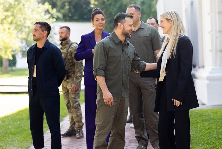 Ellie Goulding visits Kyiv, meets Zelensky, stands with Ukraine