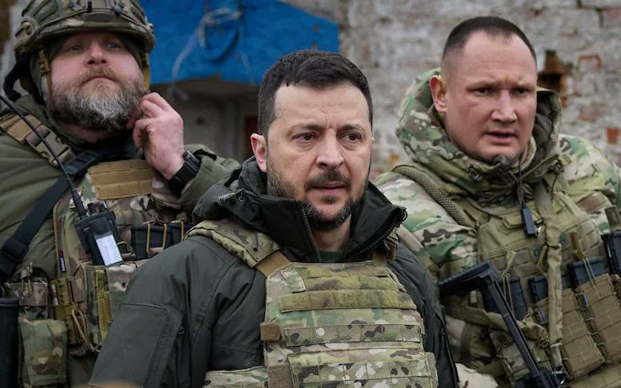 Ukrainians prefer Macron over far-right or left coalition
