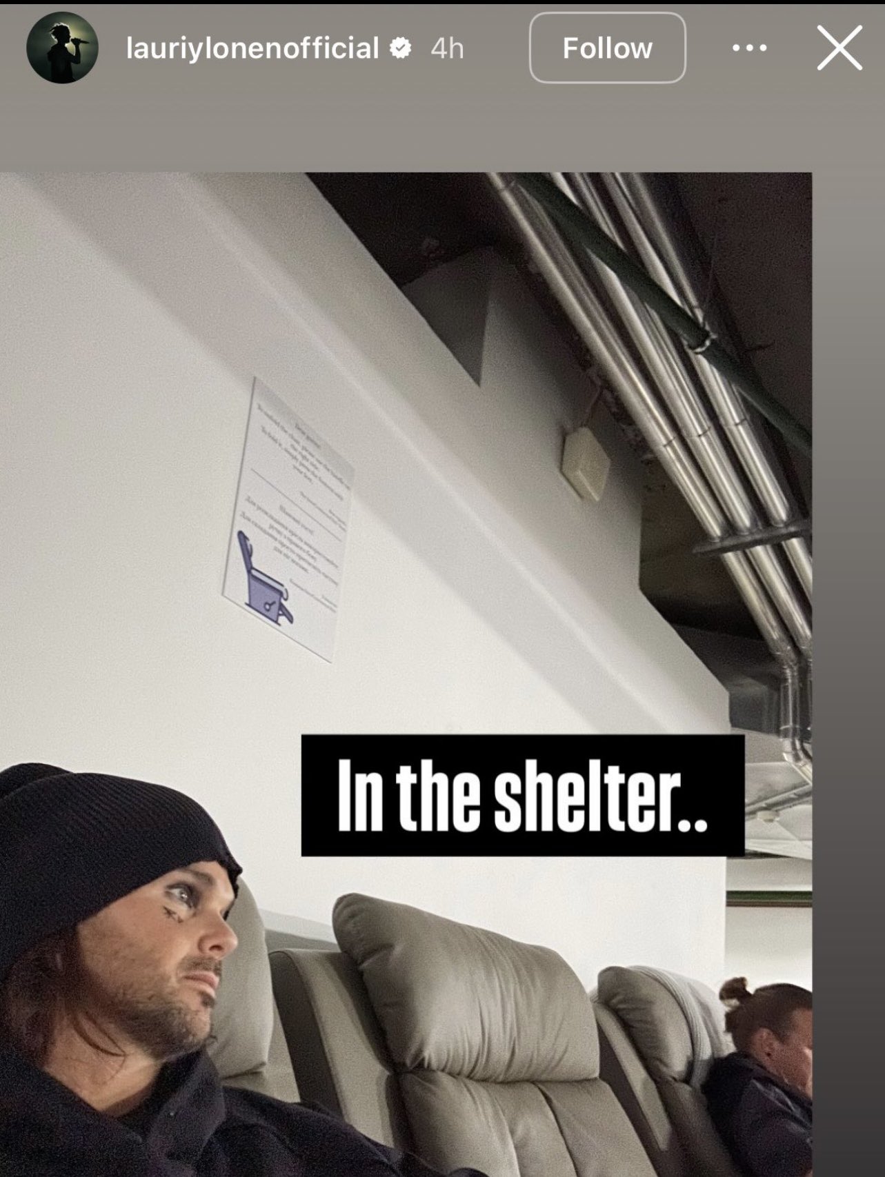 Lauri Ylonen chill in Kyiv’s shelter amid missile strikes