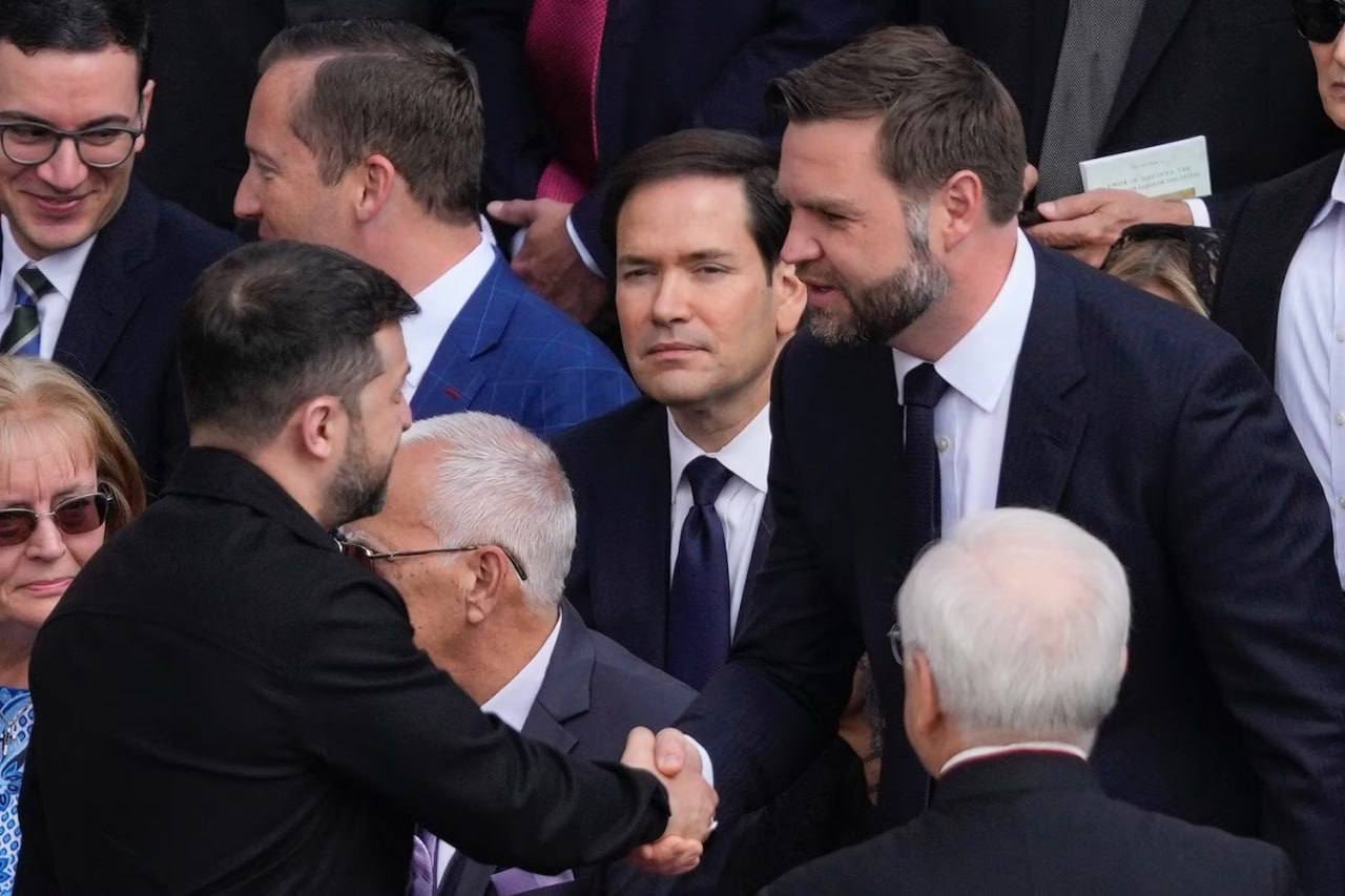 Zelensky meets with US leadership