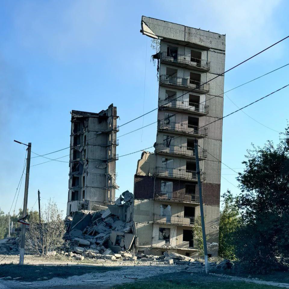 Myrnograd, Ukraine: Living next to Russia.