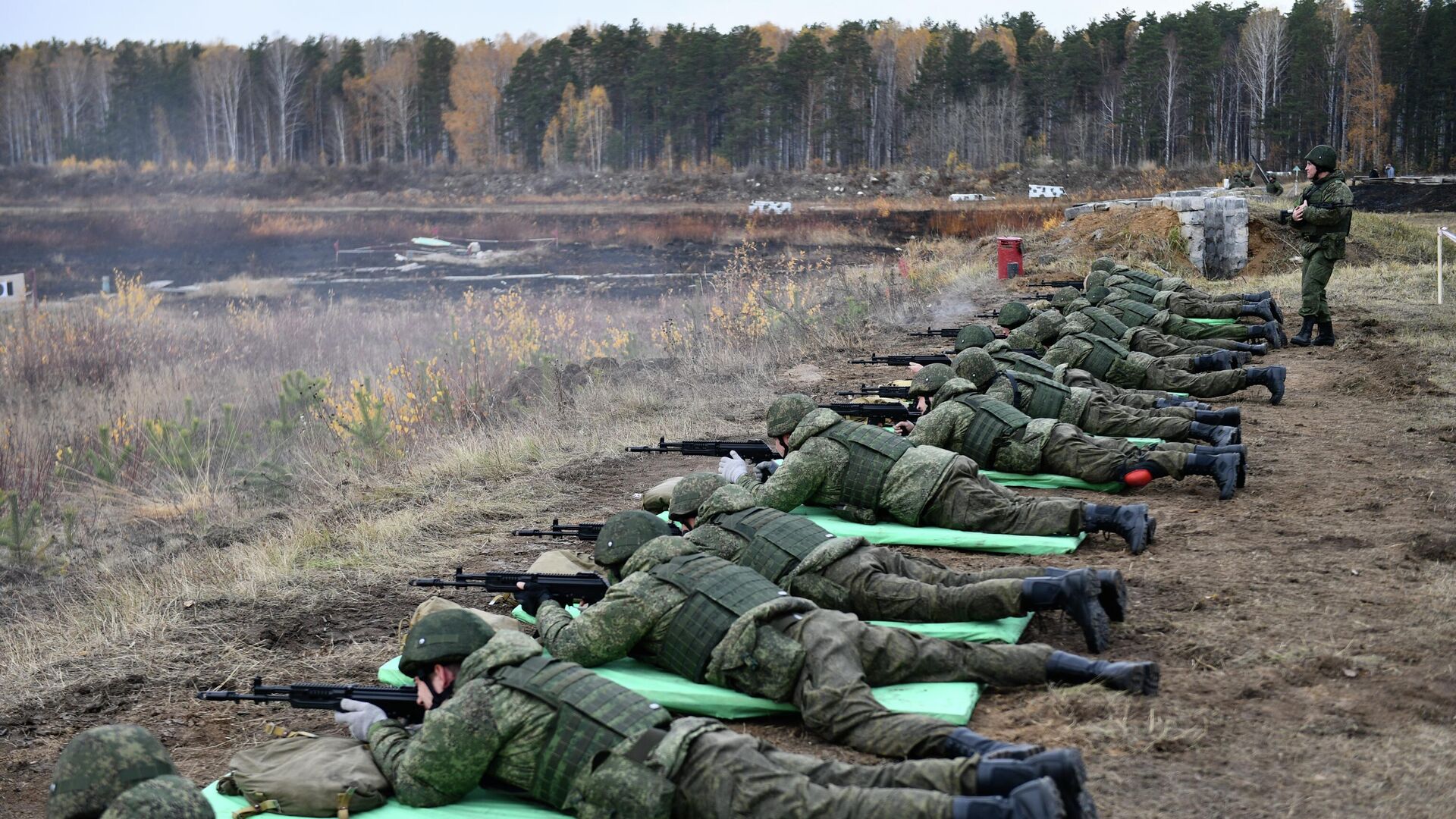 Russian army training: A warblogger explains the brevity and lack of depth.