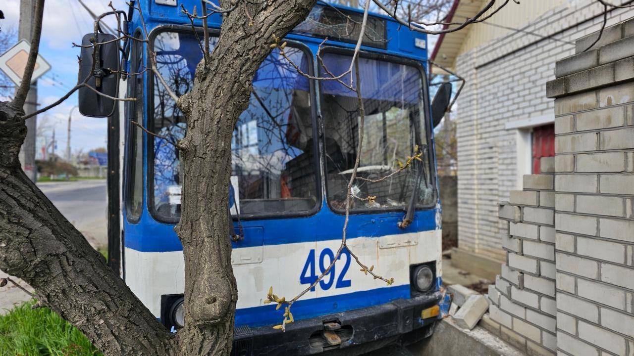 Russian Drone Kills Trolleybus Driver in Kherson Before Ceasefire