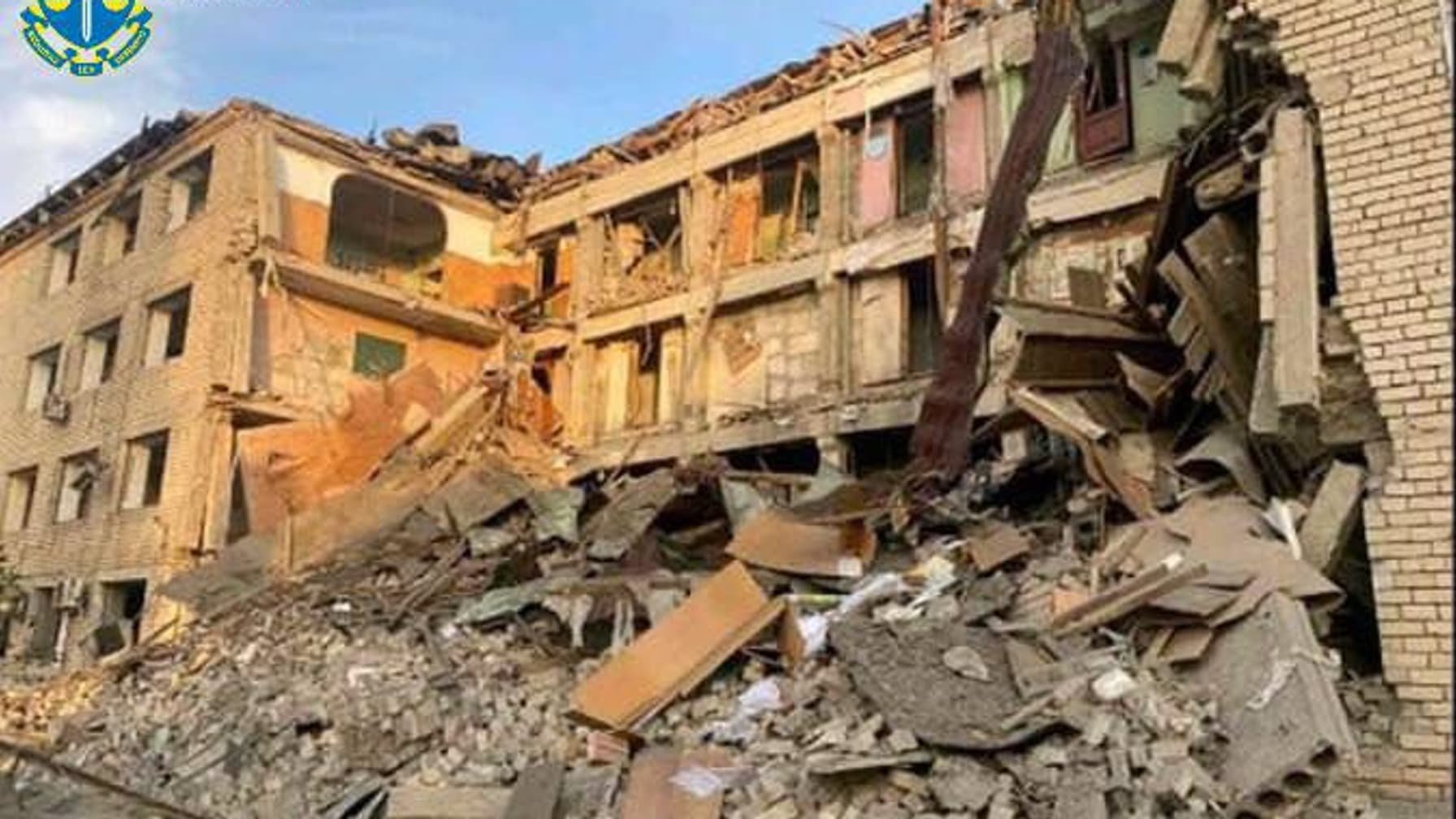 Russian troops shell Kherson region, injured