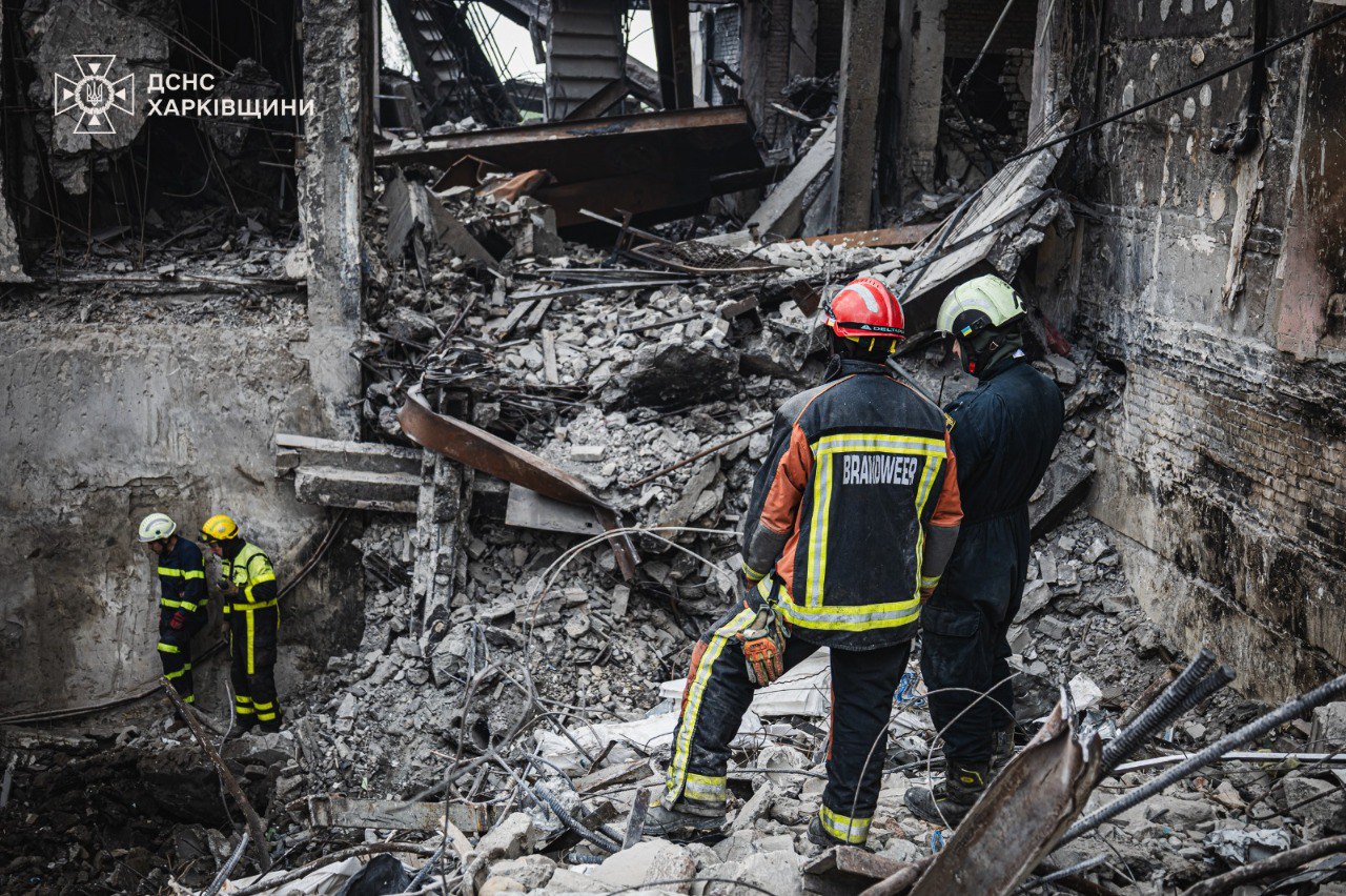 Russia strikes Kharkiv civilian facility: fire extinguished on day 12