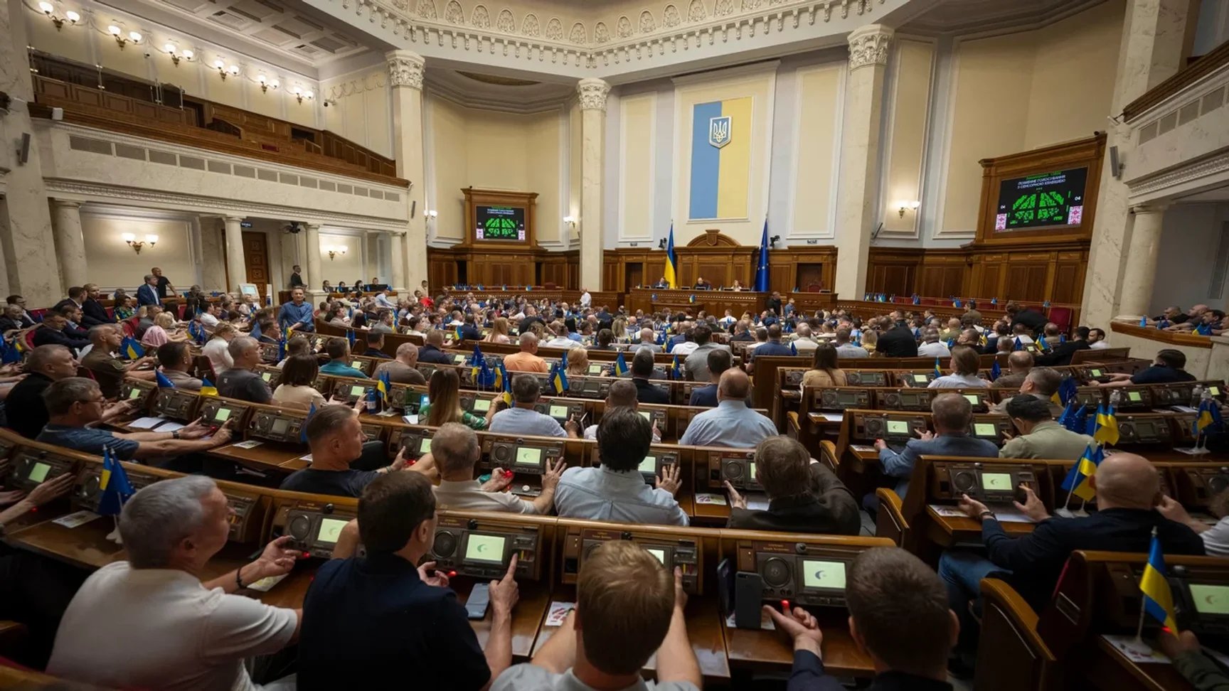 Organizations urge resumption of session broadcasts