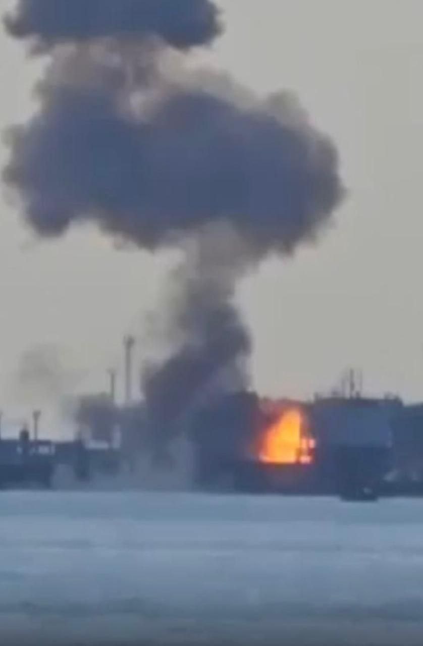 Russian ships leave Sea of Azov