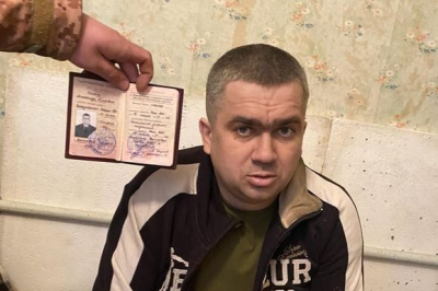 Ukrainian soldier captures Russian lieutenant colonel in underwear
