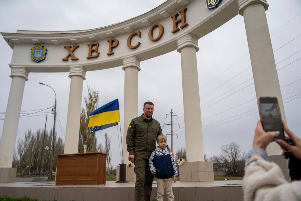 Ukrainian-language bullying of a ten-year-old girl from Kherson