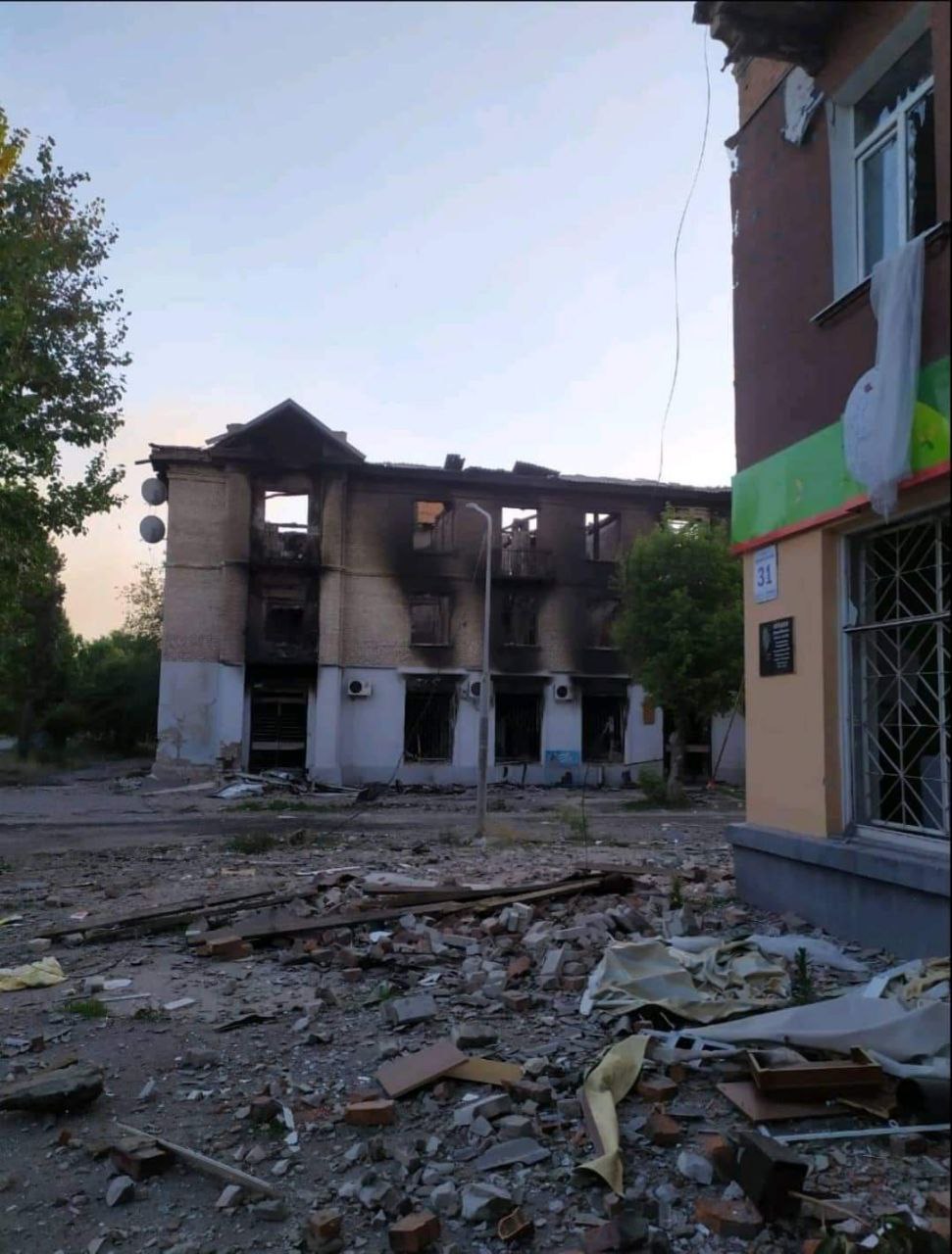 Ukrainian defenders in Luhansk face attacks from three sides