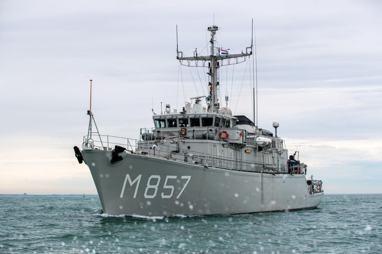 Netherlands trains 35 Ukrainian sailors for minesweeper Makkum