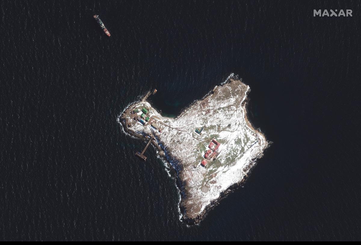 Occupants redeployed air defense to Snake Island