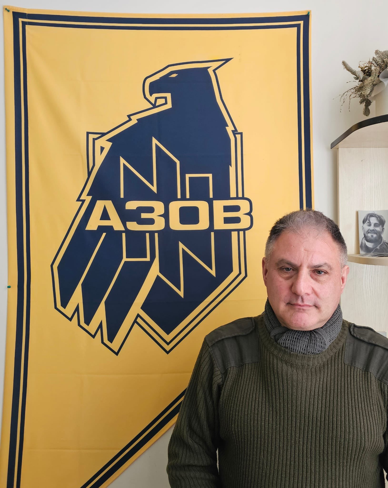 Former British MP joins Azov, Ukraine