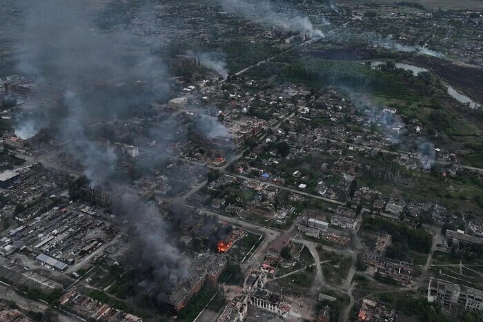 У Вовчанську ворог штурмує квартал багатоповерхівок та облаштовує евакуаційні точки