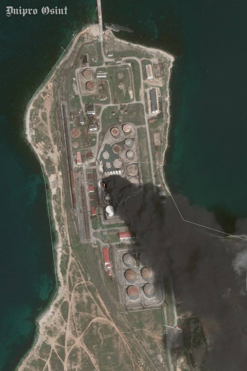 Ukrainian forces destroy oil depot in Sevastopol