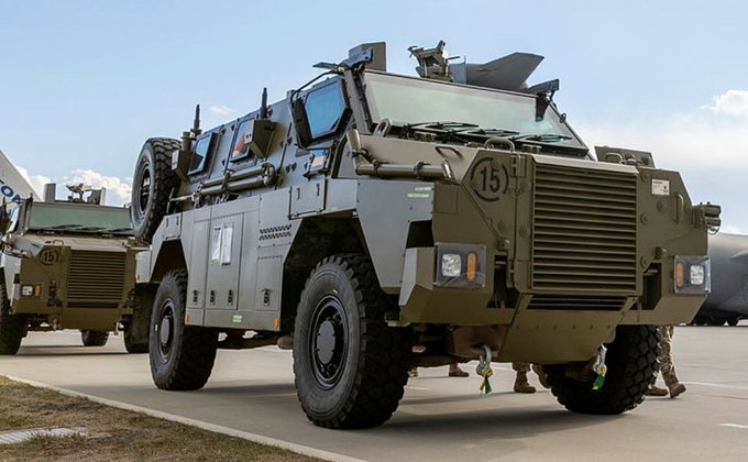 Last Bushmaster APC and M777 howitzers to Ukraine from Australia