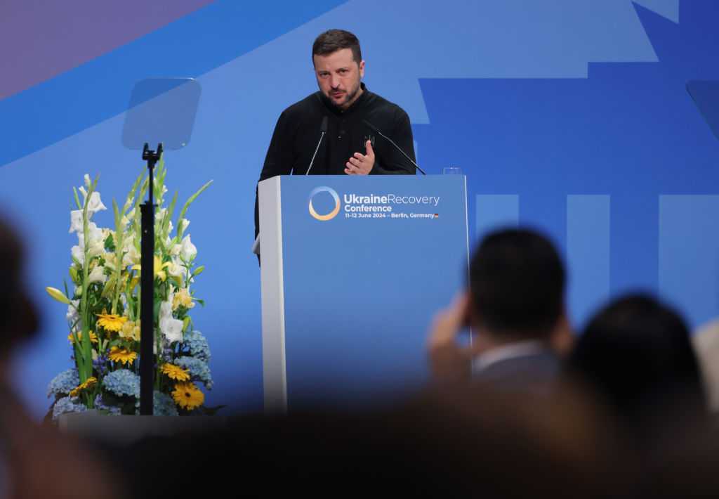 Zelensky: Ukraine to Build 1 GW of New Generation This Year