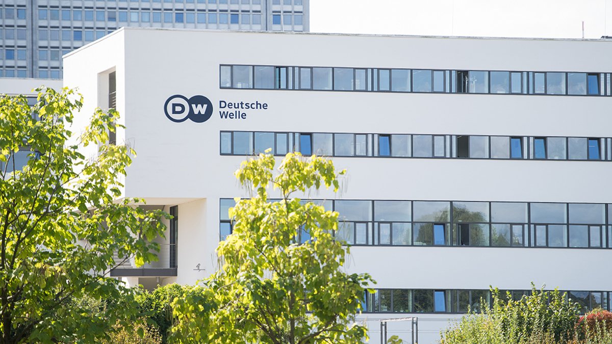 Belarus government criminalizes free media after DW labeled extremist