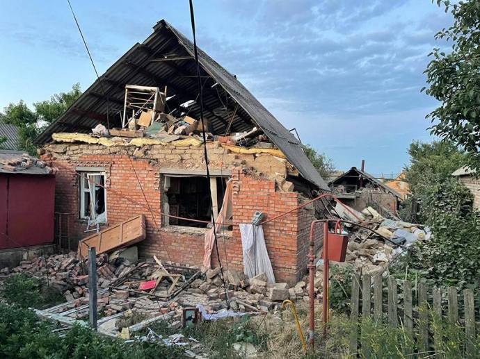 Russia strikes Nikopol, kills 2 injures 9