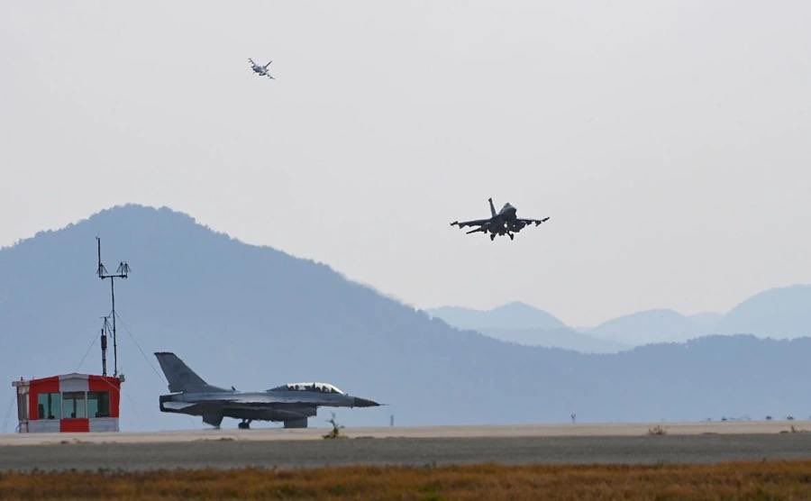 Norway to Transfer Six F-16s to Ukraine