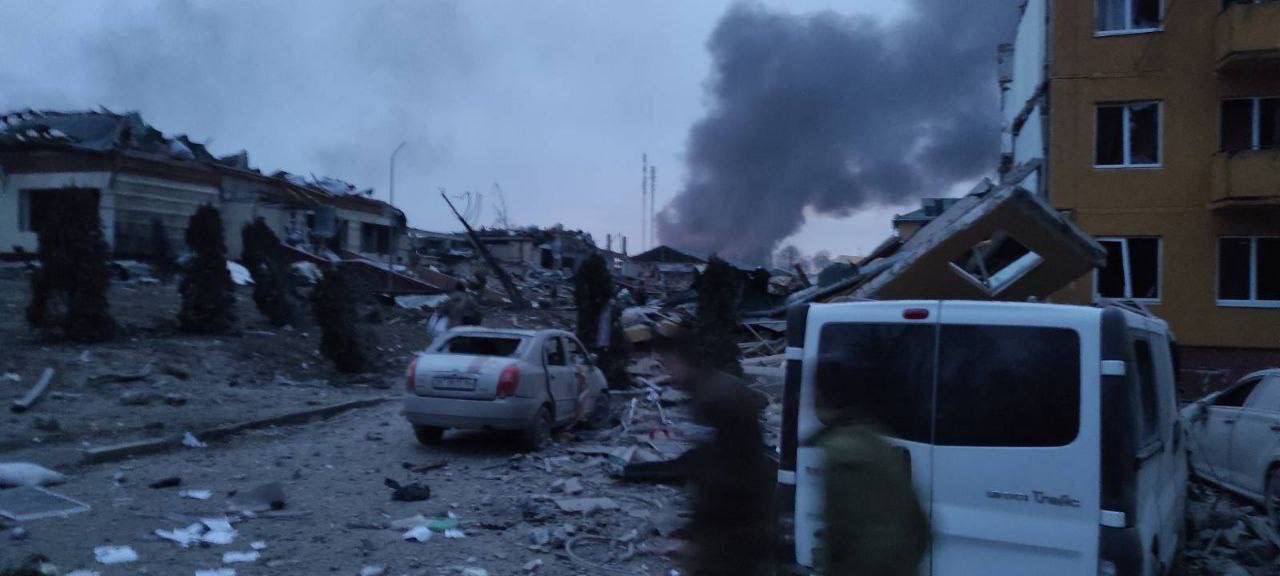 Russian strike on Yavoriv likely political, aimed at deterring foreign fighters