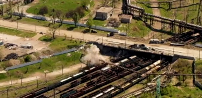 Assault on Azovstal: Russians block defenders