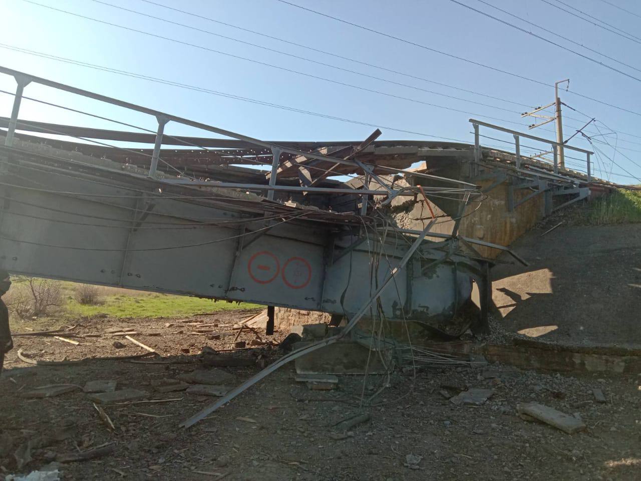 Destroyed railway bridge near Yakymivka geolocated by GeoConfirmed