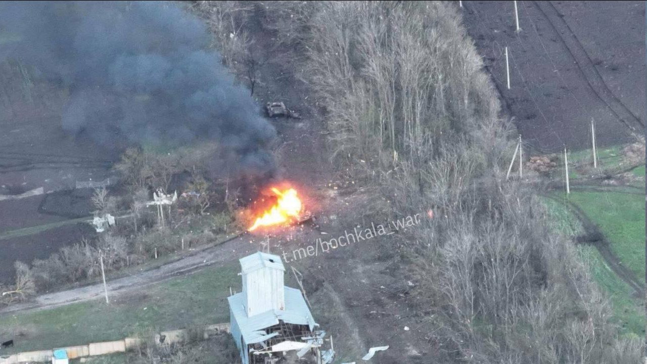 Russian Armored Vehicles Destroyed Near Izyum by Ukrainian Fire