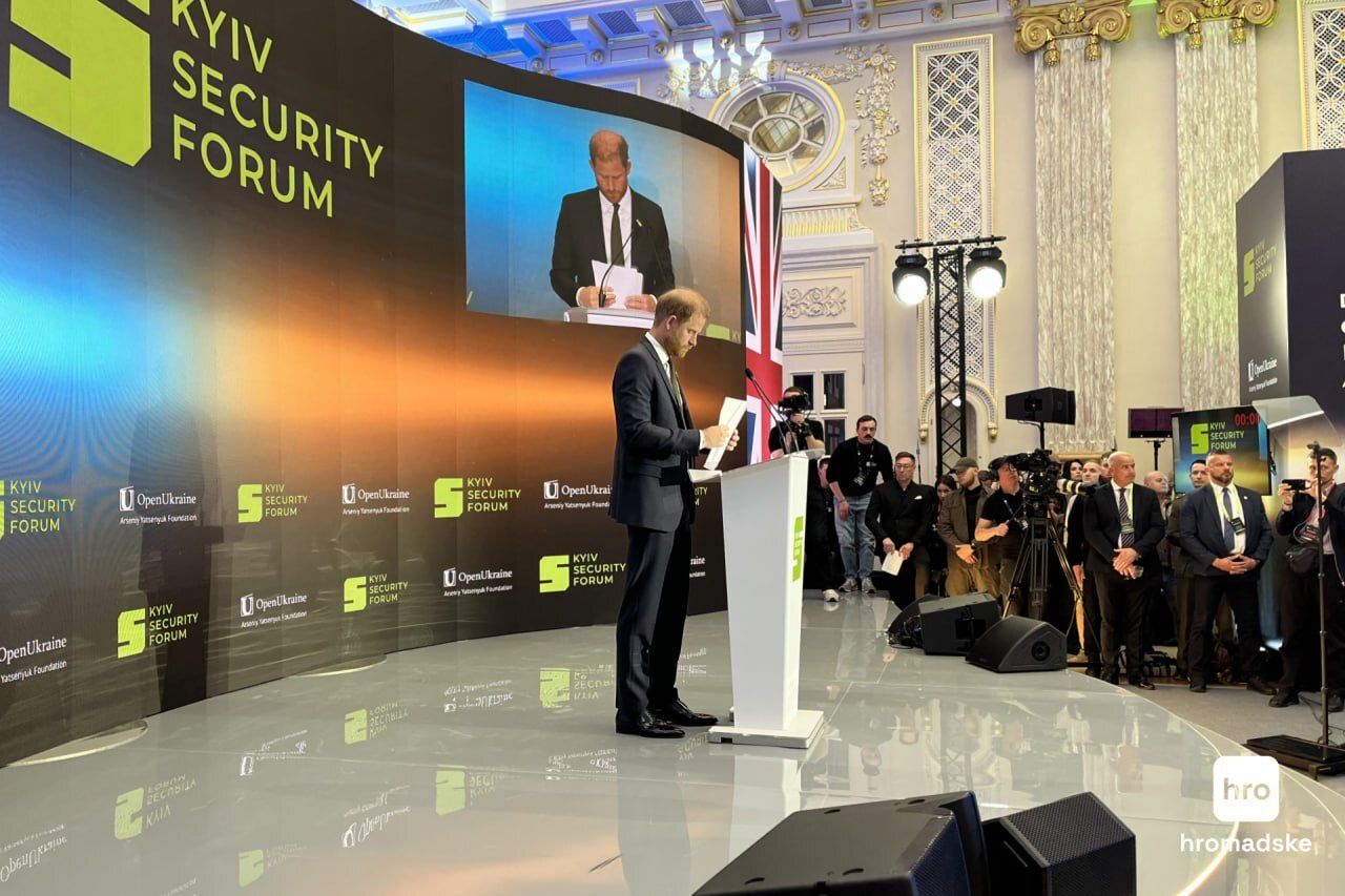 Prince Harry Urges Putin to End War From Kyiv