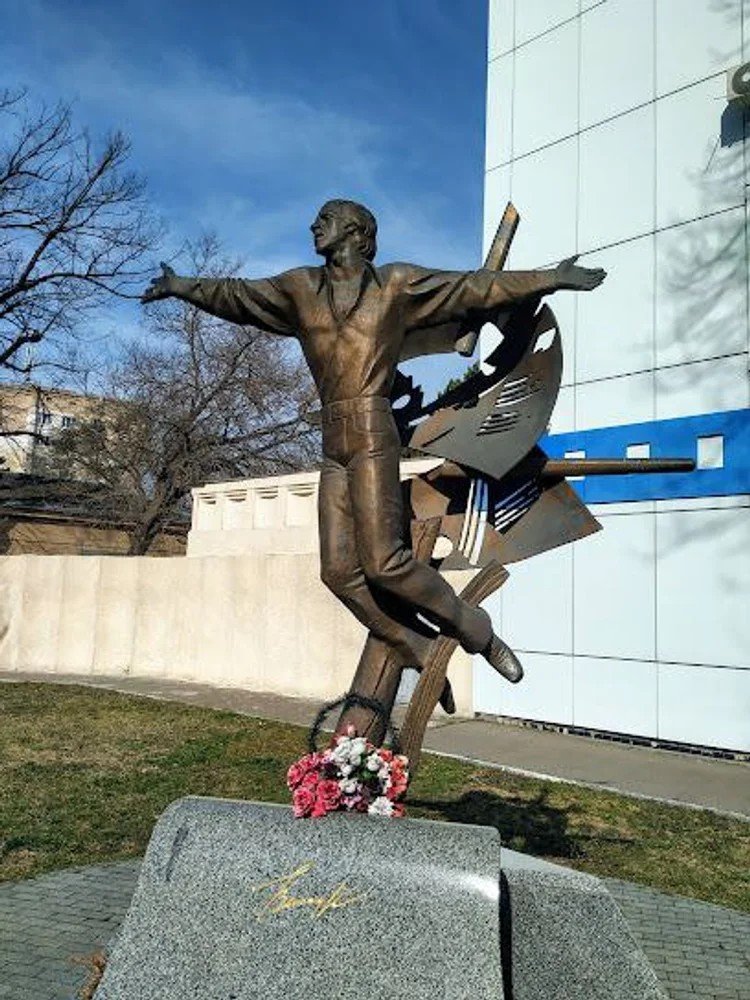 Monument to Vladimir Vysotsky dismantled at Odesa Film Studio