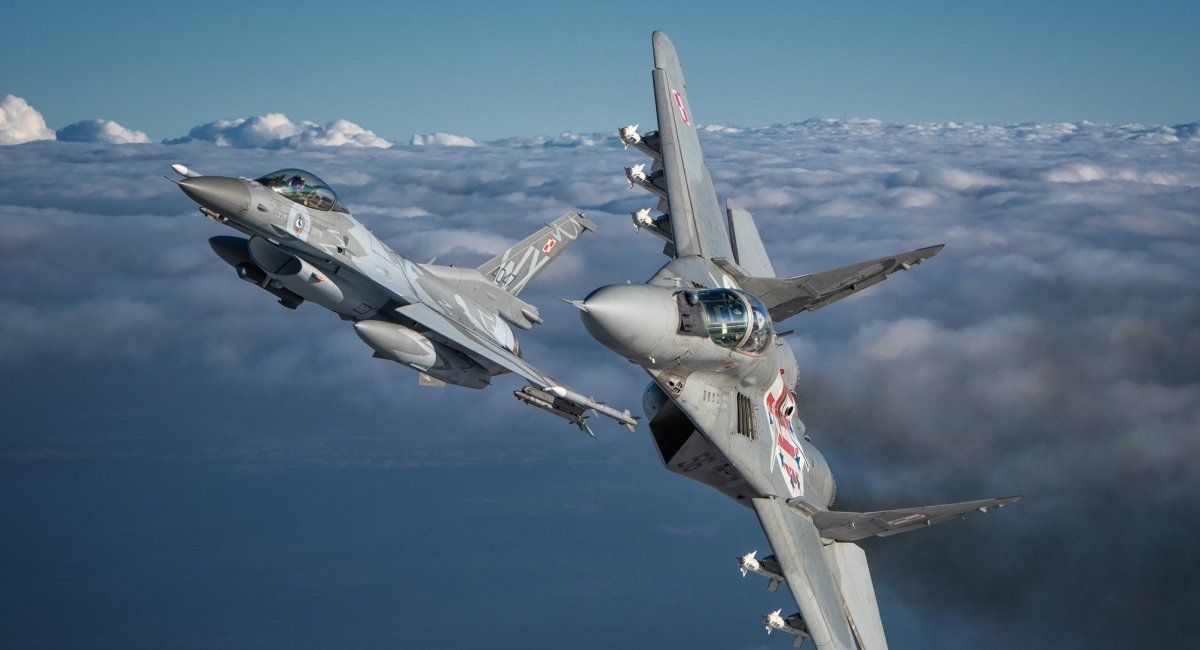 Zelenskyy: F-16s still not delivered after 18 months