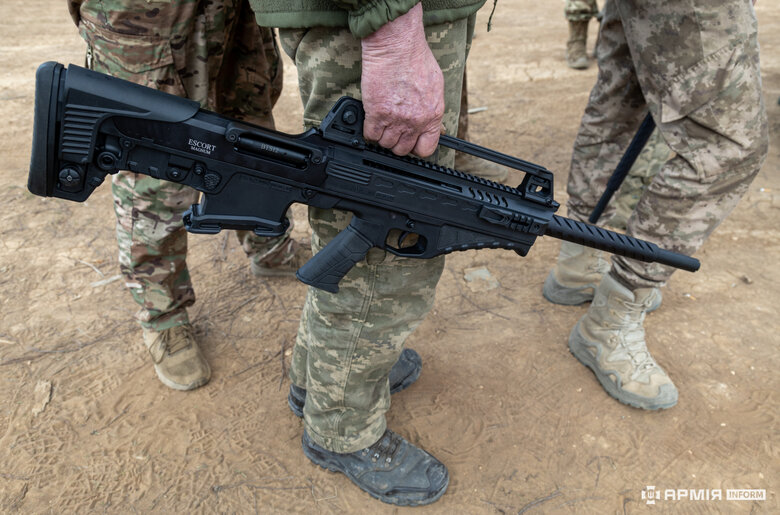 Ukrainian Armed Forces Use Turkish BTS-12 Rifles Against Drones