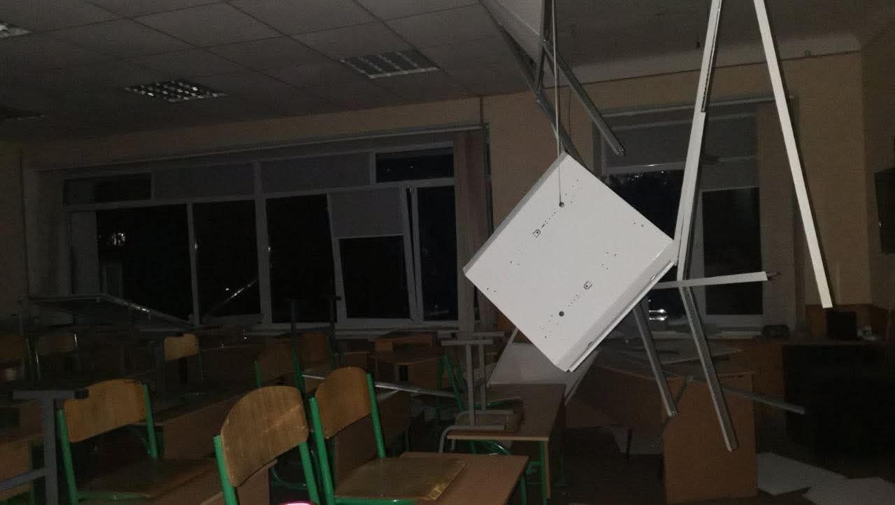 Russian attack on Kyiv leaves 5,635 buildings without heating, water, damages school