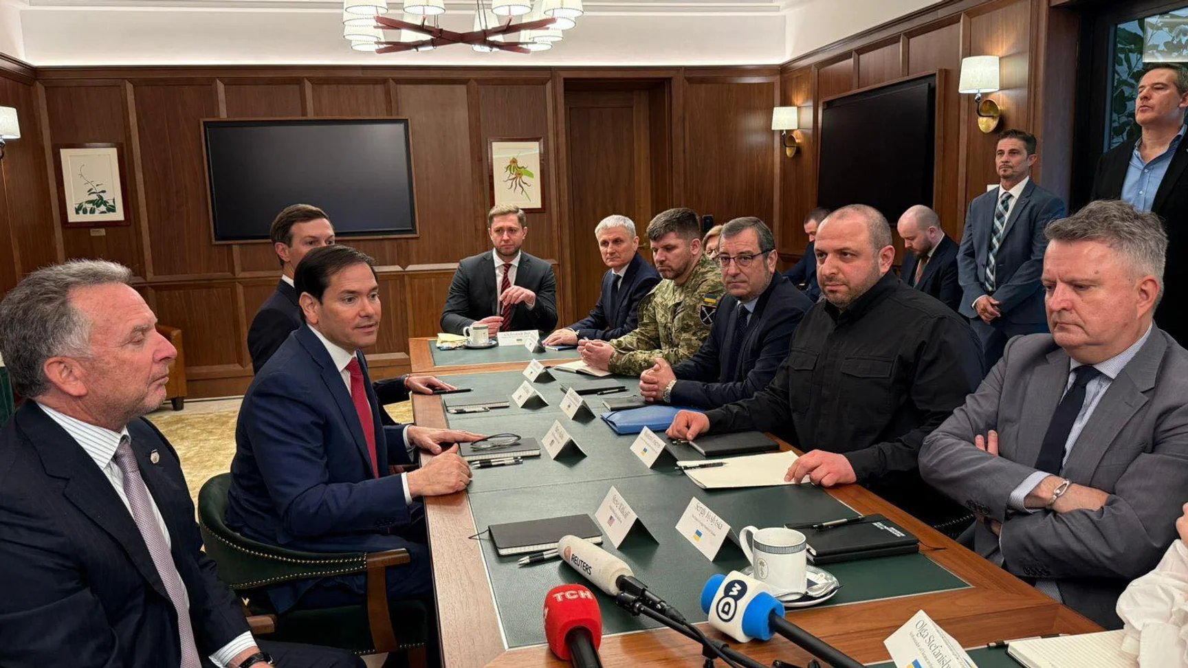 US ties Ukraine security to peace deal, Donbas transfer to Russia