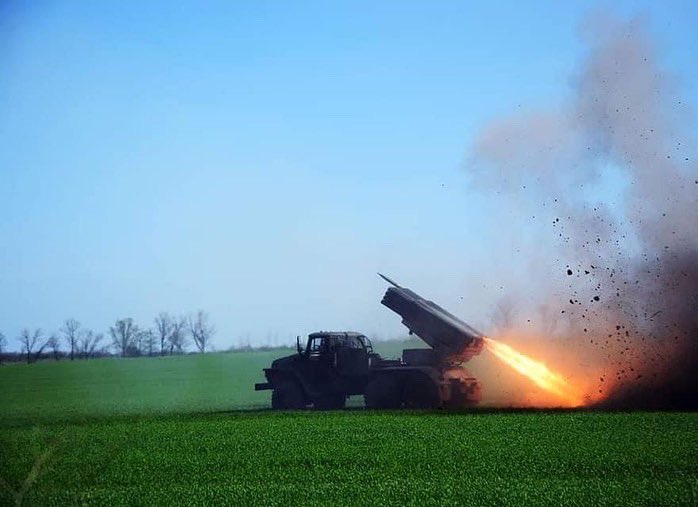 Ukrainian artillery strikes Russian forces