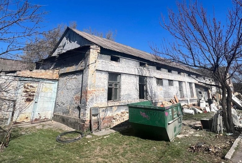 Zaporizhzhia hospital lacks materials for repairs