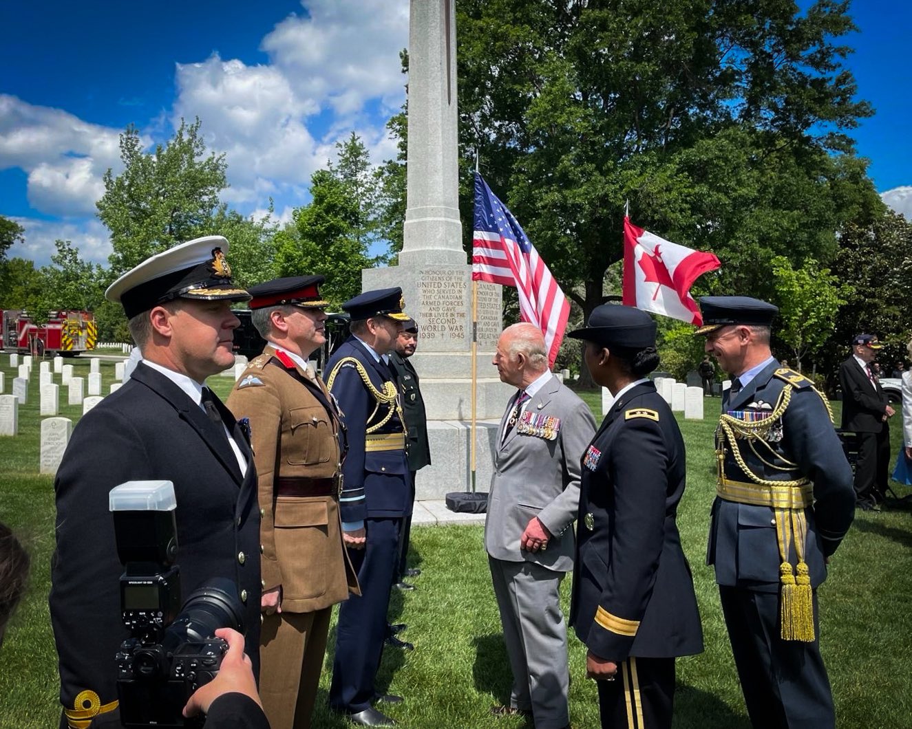 King Visits Canadian Cross of Sacrifice at Arlington Cemetery