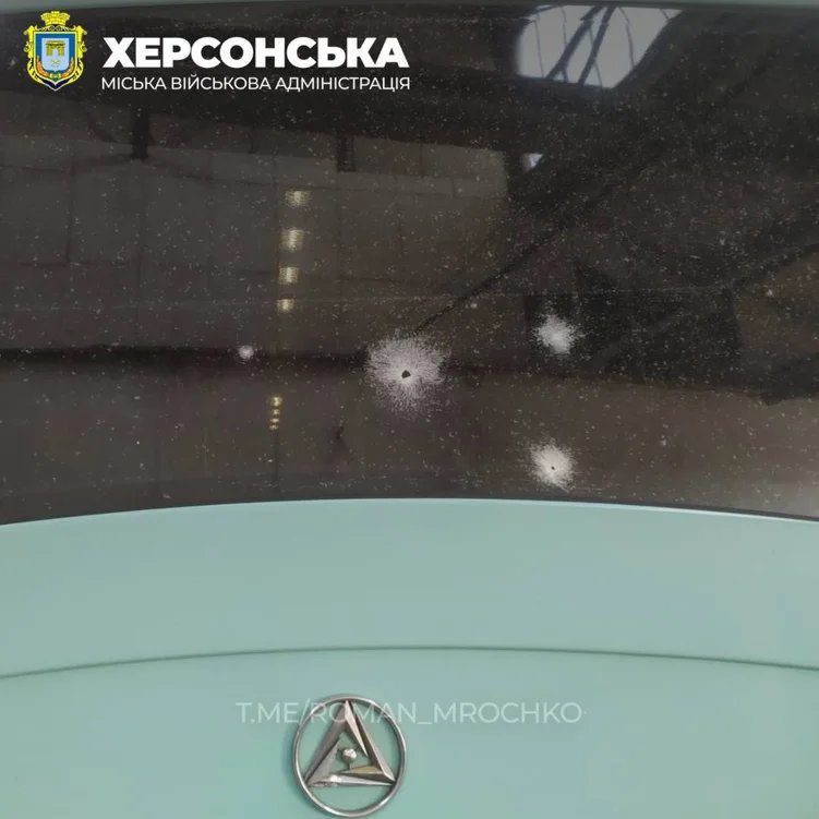 Russian drone strikes shuttle bus in Kherson, killing one passenger
