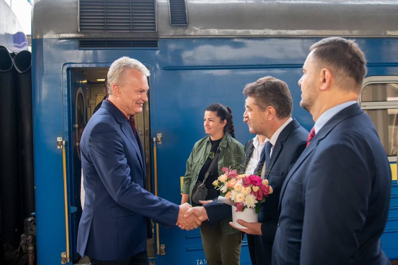 Lithuanian President Gitanas Nauseda arrives in Kyiv