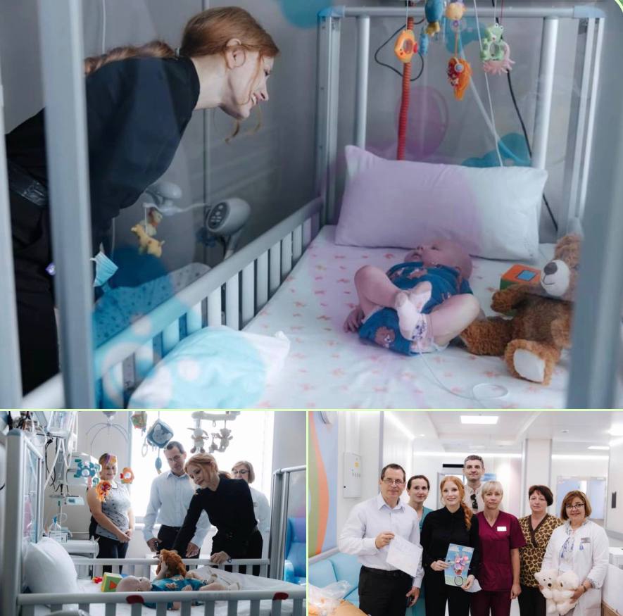 Jessica Chastain visite un hôpital pédiatrique ukrainien