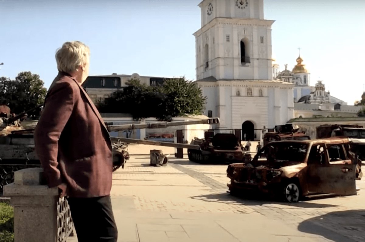 Stephen Fry releases documentary about his trip to Ukraine