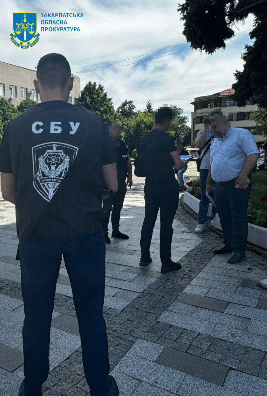 Uzhhorod city council deputy detained for bribe for military service deferment