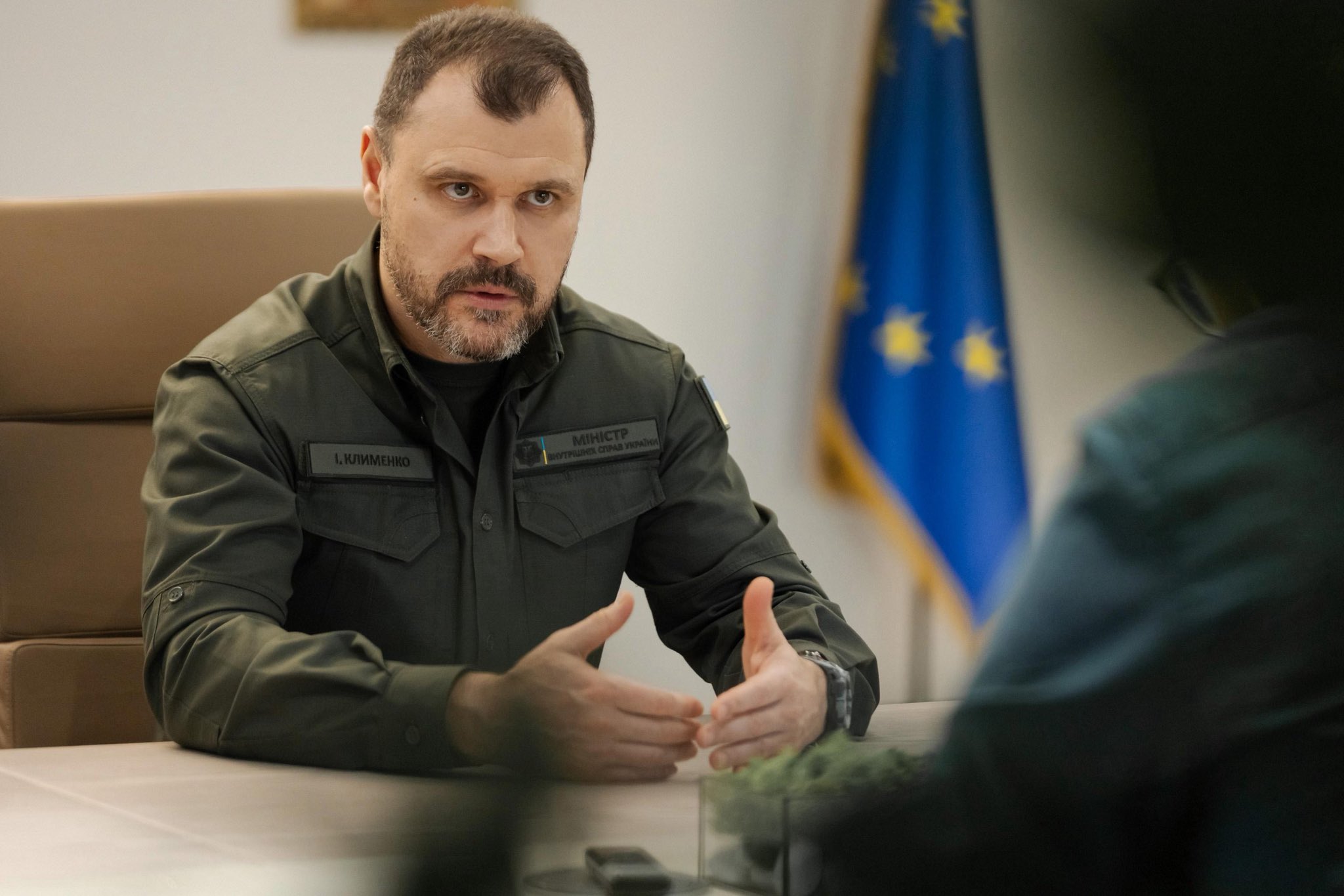 Ukraine to Begin Consultations on Weapons Legalization Law