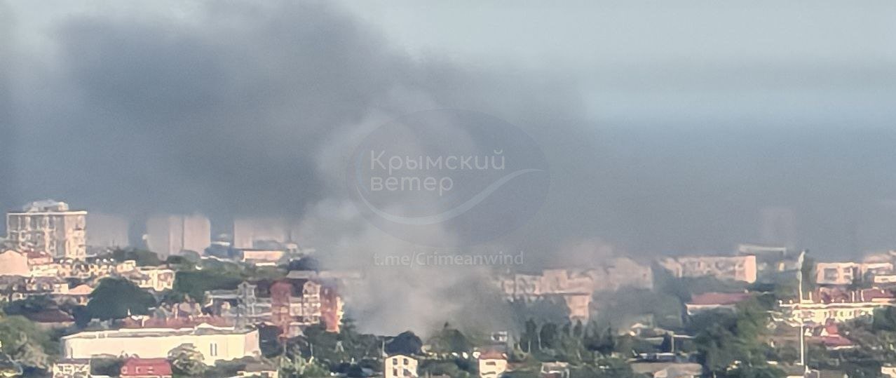 Strike on Black Sea Fleet HQ in Sevastopol, ambulances rush