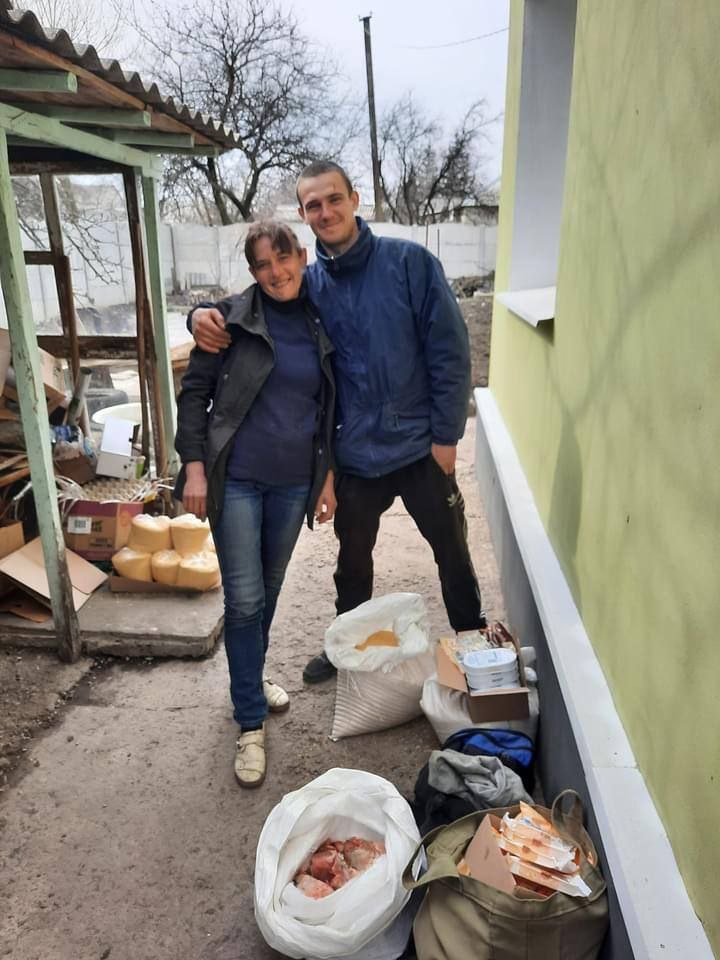 Volunteer couple in Lysychansk under enemy fire