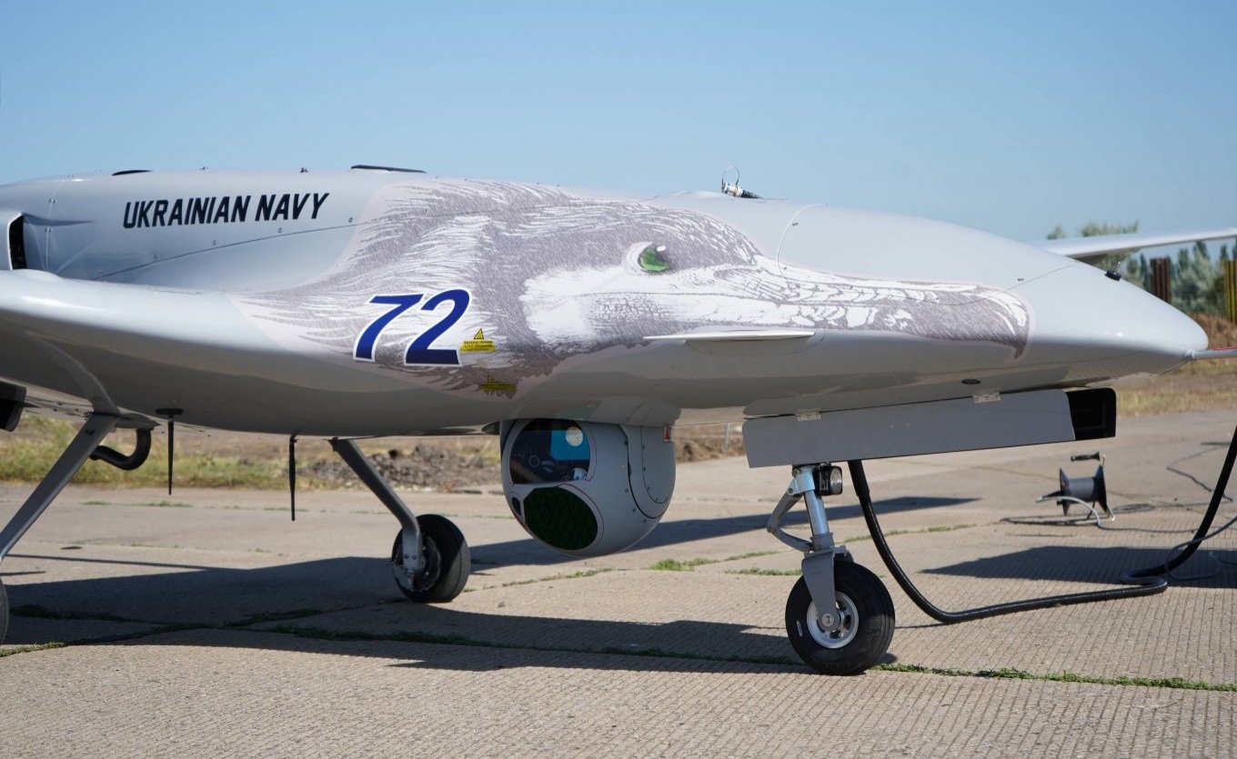 Ukrainians use Bayraktar TB-2 drone against Moskva