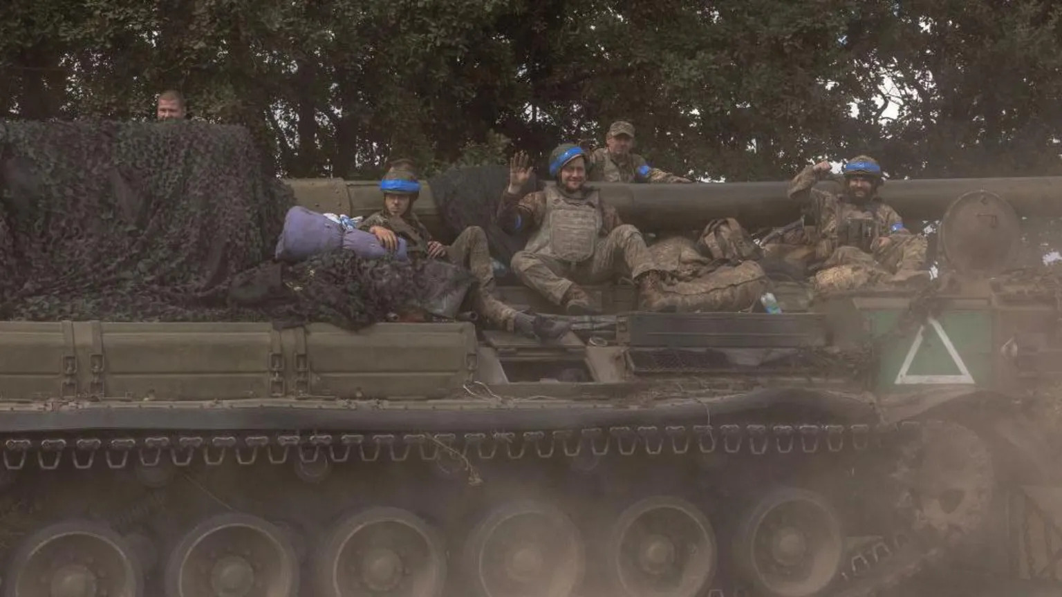 Ukrainian forces struggle to hold positions in Kursk region