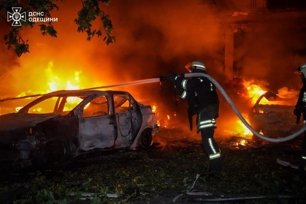 Russian strikes on Odesa and Sumy residential areas wound civilians including child
